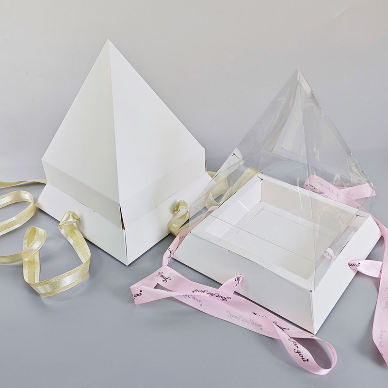 Portable pyramid box